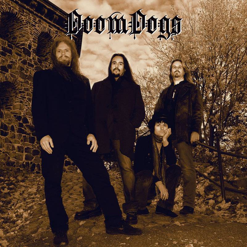 chronique : Doomdogs - DoomDogs chronique Doomdogs - DoomDogs