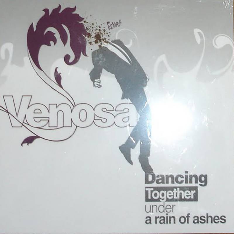 chronique Venosa - dancing together under a rain of ashes