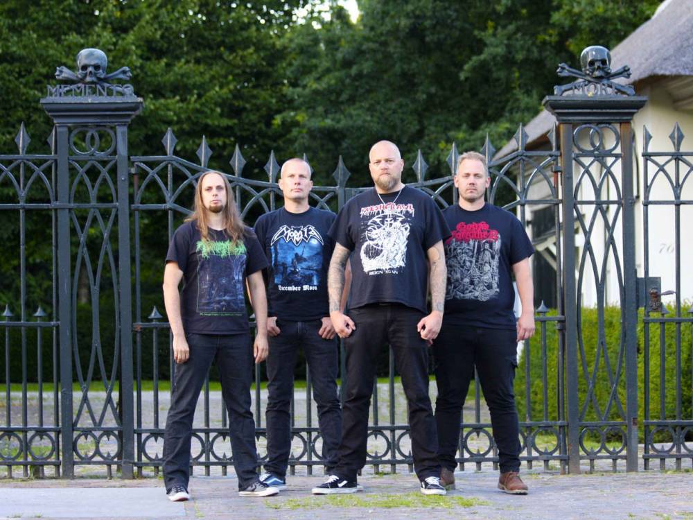 Burial Remains (groupe/artiste) Burial Remains (groupe/artiste)