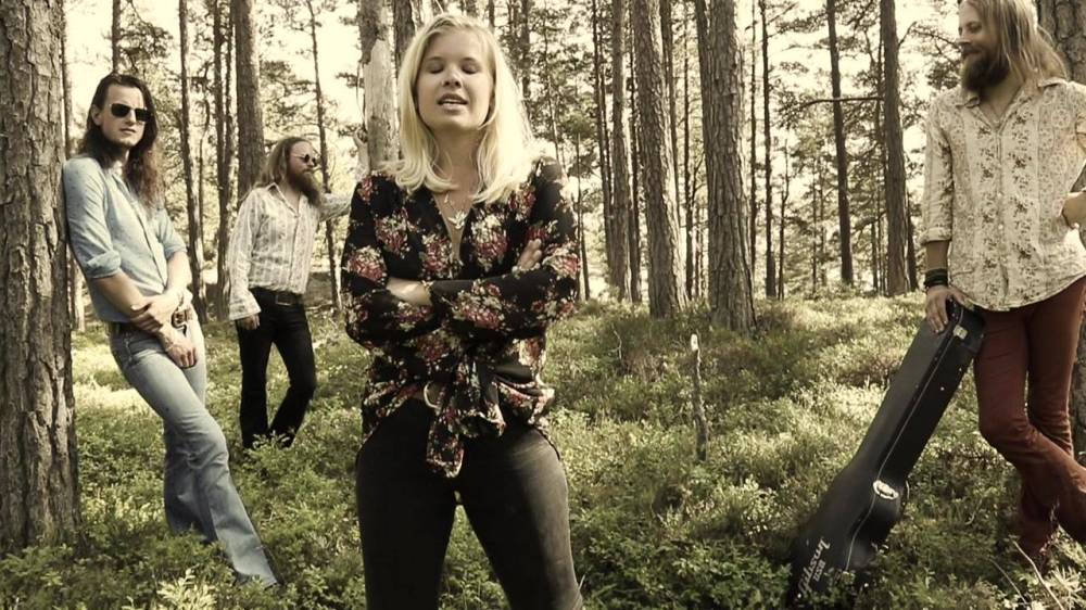 Heavy Feather (groupe/artiste) Heavy Feather (groupe/artiste)