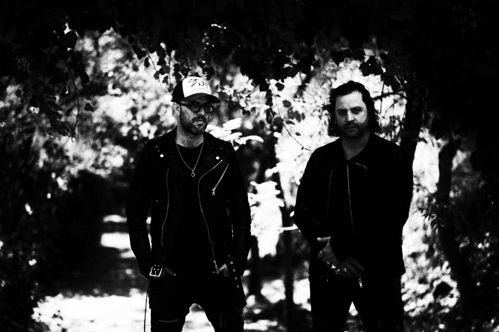 Low Flying Hawks (groupe/artiste)