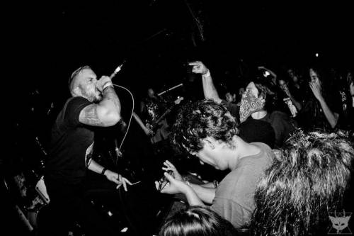 Mass Grave (groupe/artiste) Mass Grave (groupe/artiste)