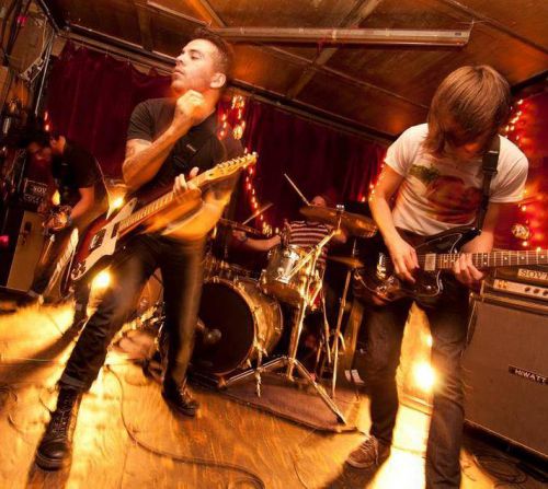 Silver Snakes (groupe/artiste) Silver Snakes (groupe/artiste)