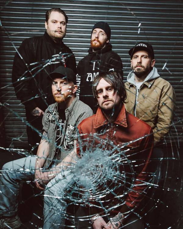 While She Sleeps (groupe/artiste) While She Sleeps (groupe/artiste)