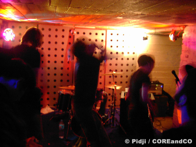 HELLMOTEL + RIGHT 4 LIFE + GENERALL LEE + NESSERIA - Blockhaus DY-10 / Nantes (44) - le 26/03/2005