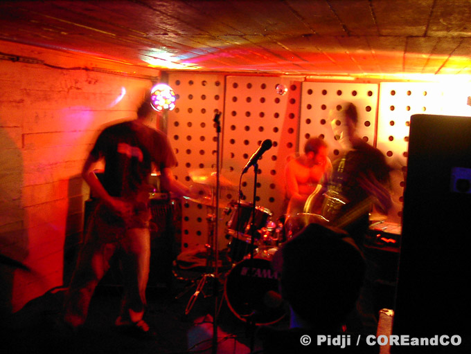 HELLMOTEL + RIGHT 4 LIFE + GENERALL LEE + NESSERIA - Blockhaus DY-10 / Nantes (44) - le 26/03/2005