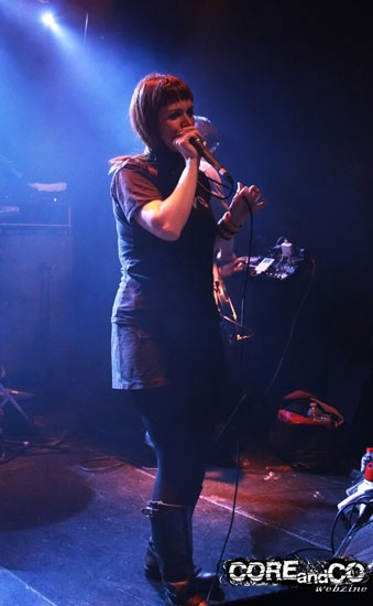 Julie Christmas + Pneu le 17/04/2011, Le Chatodo, Blois (41) - photo2