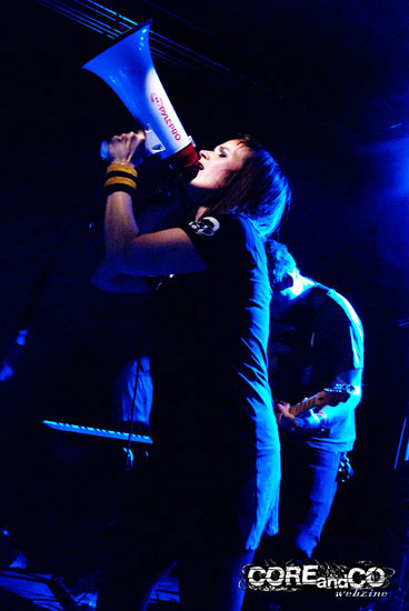 Julie Christmas + Pneu le 17/04/2011, Le Chatodo, Blois (41) - photo8