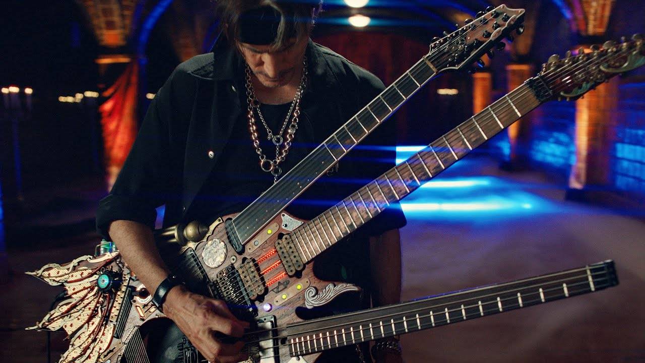 Steve Vai et la guitare à 7 têtes - Teeth of the Hydra (actualité)