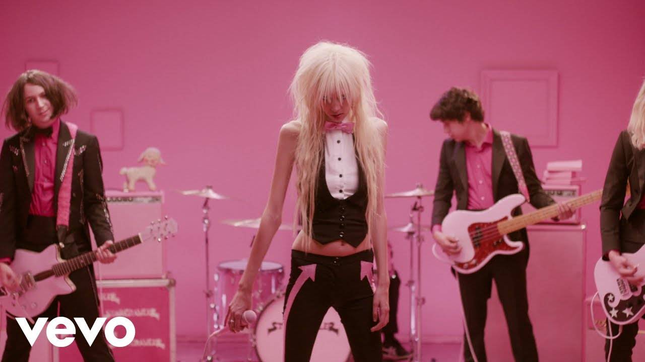 Starcrawler au volant, mort au tournant - Roadkill  (actualité)