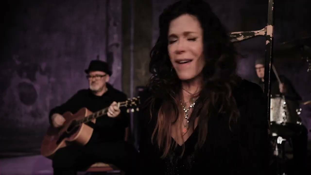 Beth Hart largue sa chérie - Babe I'm Gonna Leave You (actualité) Beth Hart largue sa chérie - Babe I'm Gonna Leave You (actualité)