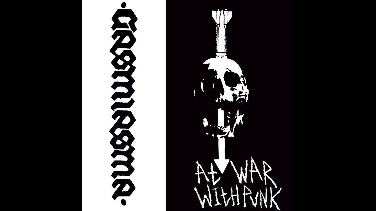 Gasmiasma  prêt à se péfra avec les keupons - At War With Punk